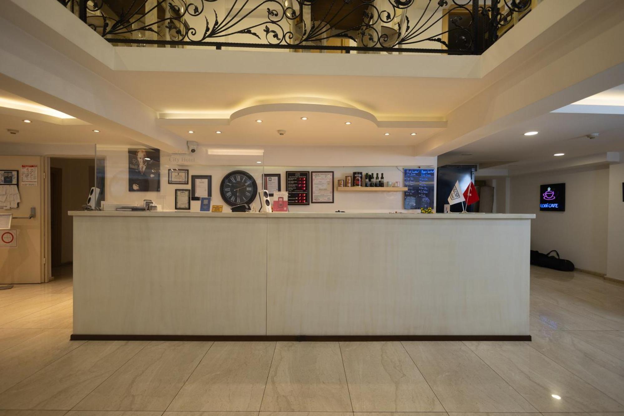 Mb City Hotel Izmir Exteriör bild