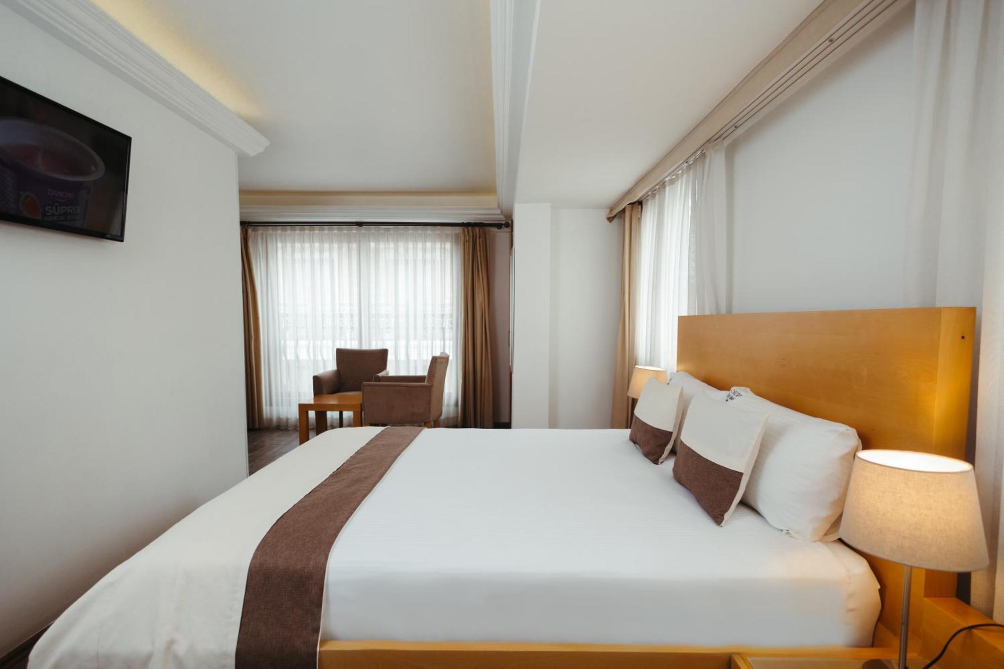 Mb City Hotel Izmir Exteriör bild